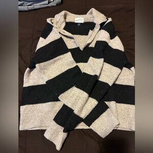 Universal Thread Black and Beige Knit Sweater